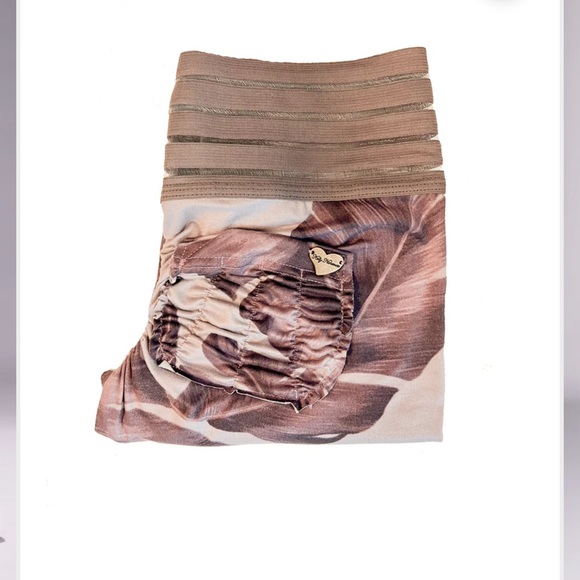 Cute Booty Lounge Taupe Floral Leggings - Picture 2 of 6